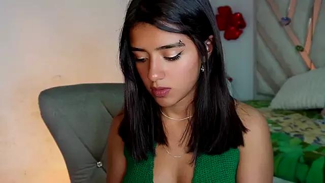 Rebecca_055 on StripChat 