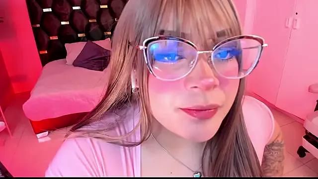 Red_lady on StripChat