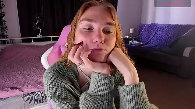 ReddHotPipper on StripChat 