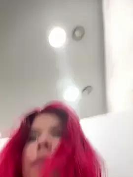 RiriRoseey on StripChat 