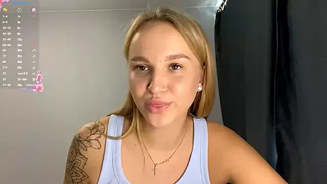 RobbinNakatsu on StripChat 