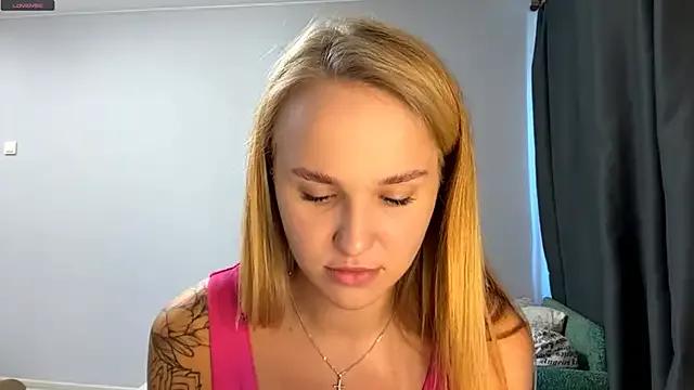 RobbinNakatsu on StripChat