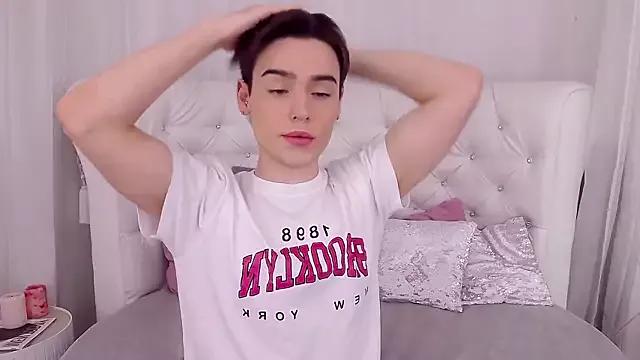 RobbyCharming on StripChat 