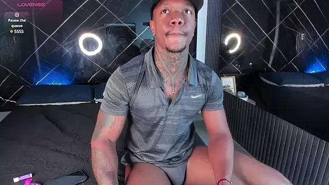 ronnie_7777 on StripChat 