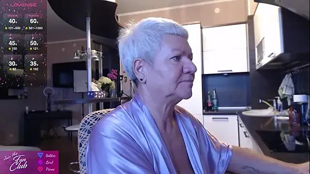 roxana_brooks on StripChat