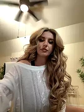 RoxxyDallas on StripChat 