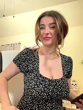 RoxxyDallas on StripChat 