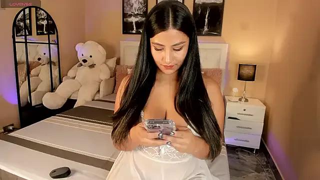 Rubyross21 — undress to the rhythm of the music