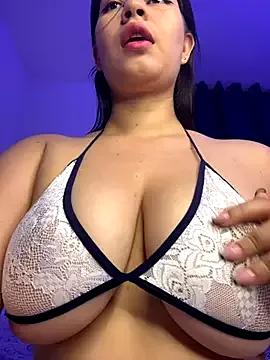 Saanvi21 on StripChat 