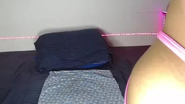 sahansa on StripChat 