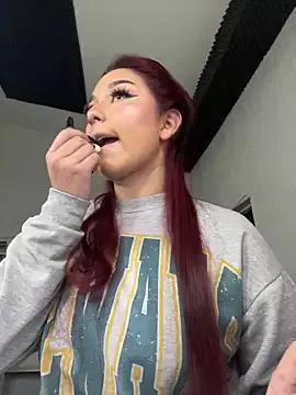 samantha-black on StripChat 