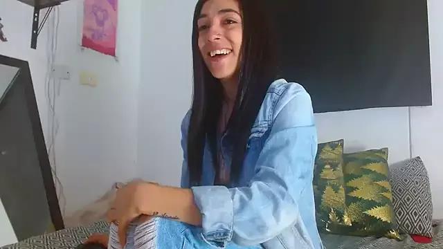 samantha_ferrer28 on StripChat 