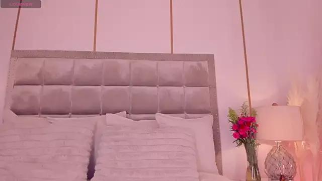 SamanthaClay on StripChat 