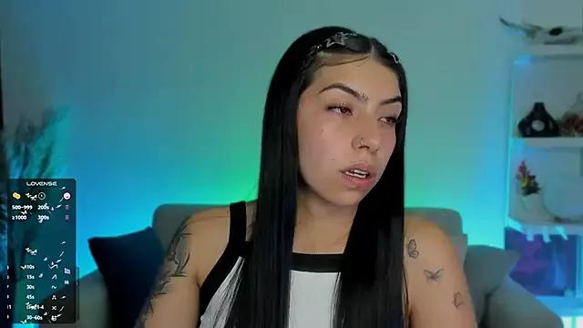 Saraa_Desiree on StripChat 
