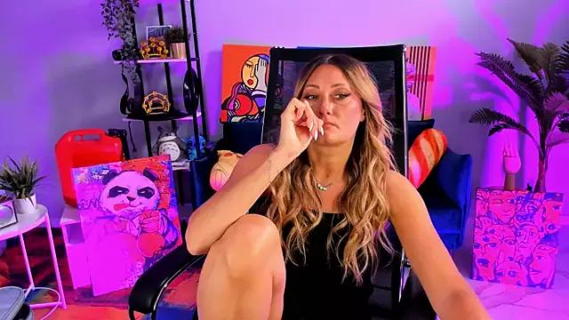 SarahAlluring on StripChat 