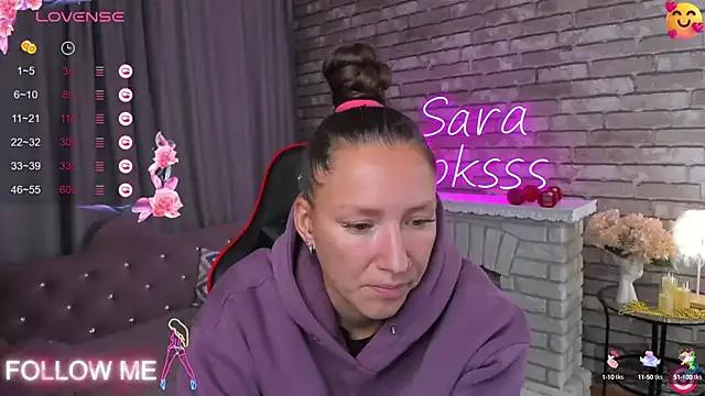 SarahCoksss on StripChat 