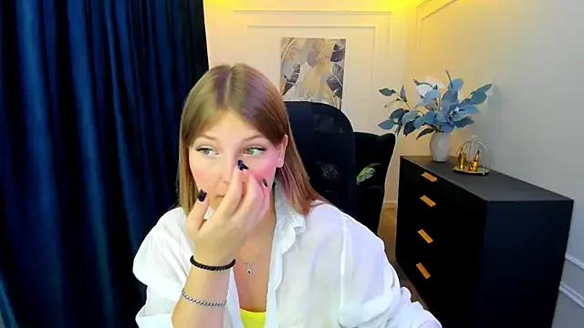 SaraMayki on StripChat 