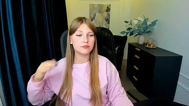 SaraMayki on StripChat 