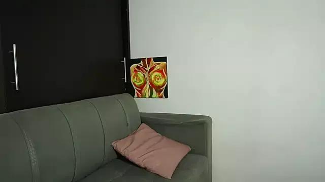 SaraVergara on StripChat 