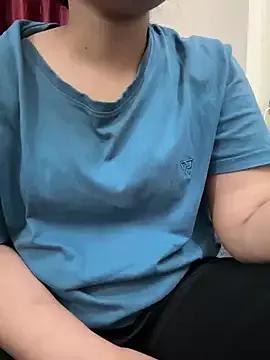 sassygirl4141 on StripChat 