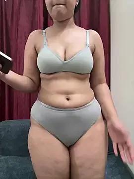 sassygirl4141 on StripChat 