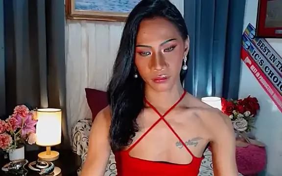 sassylatina on StripChat 