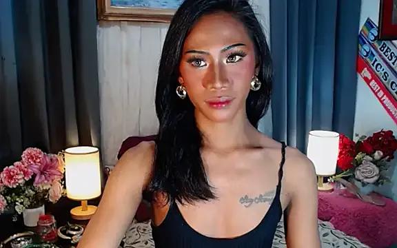 sassylatina on StripChat 