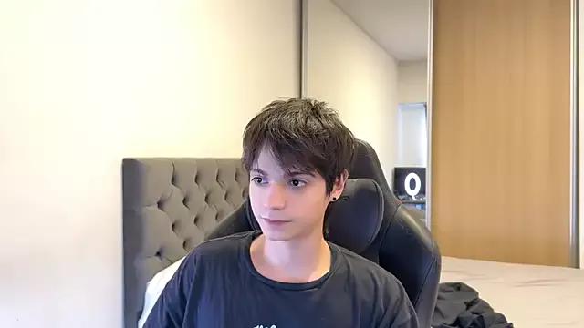 SasukeUhchiaa on StripChat 