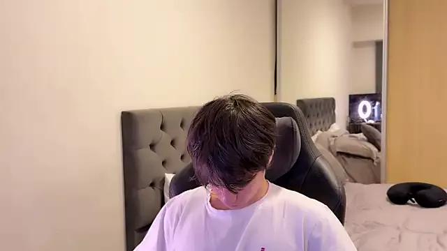 SasukeUhchiaa on StripChat 