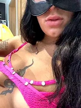 Selena38 — Twerk semi nuda