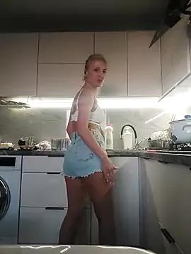 Selena3921 on StripChat 