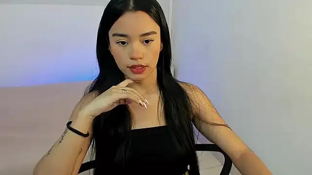 SelenaFox7 on StripChat 
