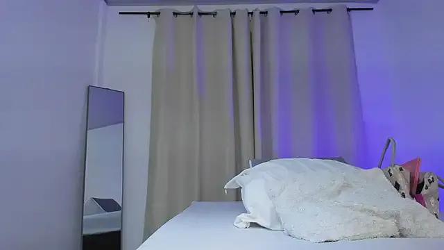 Selenafox_0 on StripChat 