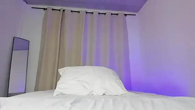 Selenafox_0 on StripChat 
