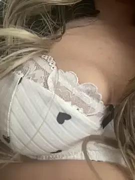 sensual_scottish_isla on StripChat 