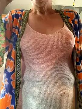 SexyMilfTascha — rub that clit