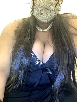 Simar_punjabi — Nude boobs in public with oil massage 