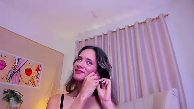 SkiinnyAna on StripChat 