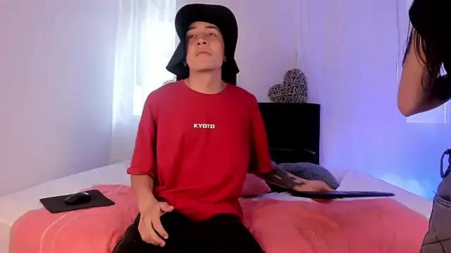 smallsweets98 on StripChat
