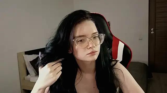 Sonya_Glen on StripChat