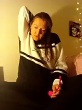 SummerV91 on StripChat 