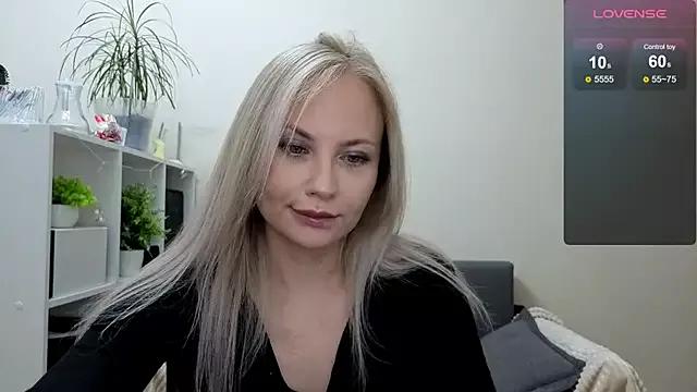 Sunny_bunny6 on StripChat 