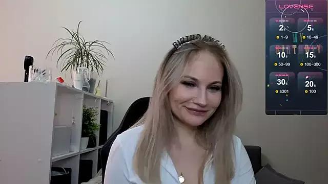 Sunny_bunny6 on StripChat 