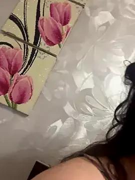 SunnyLeila2101 on StripChat 