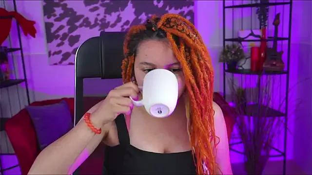SunshineSatiSky on StripChat 