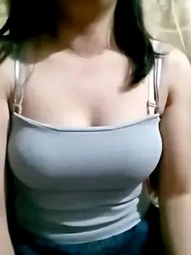 SunyLy on StripChat