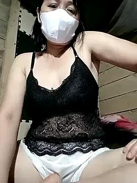 Surrilove on StripChat