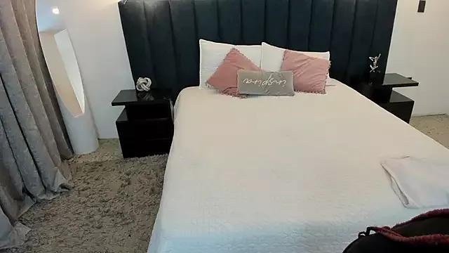 susyy7 on StripChat 