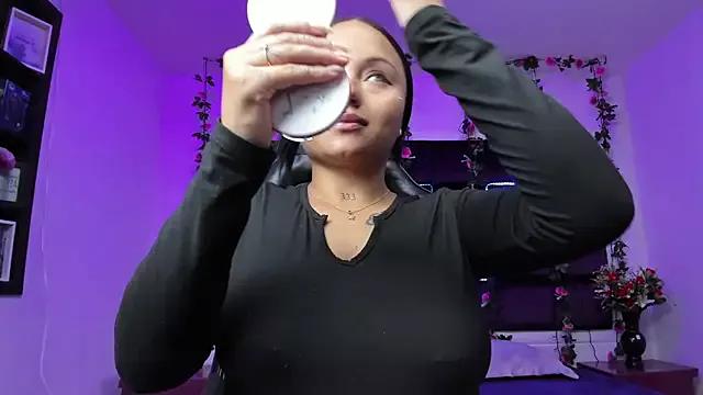 sweelanna__ on StripChat 