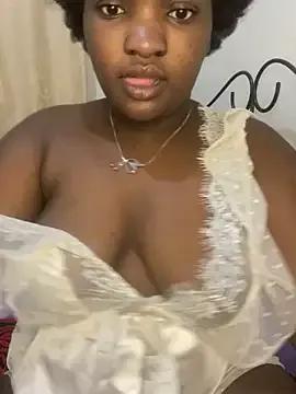 sweet18creamybigpussy on StripChat 